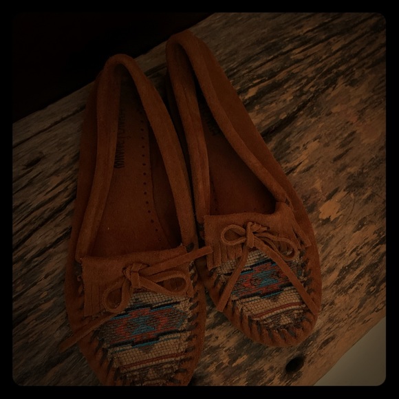 Minnetonka Aztec moccasins - Picture 1 of 2